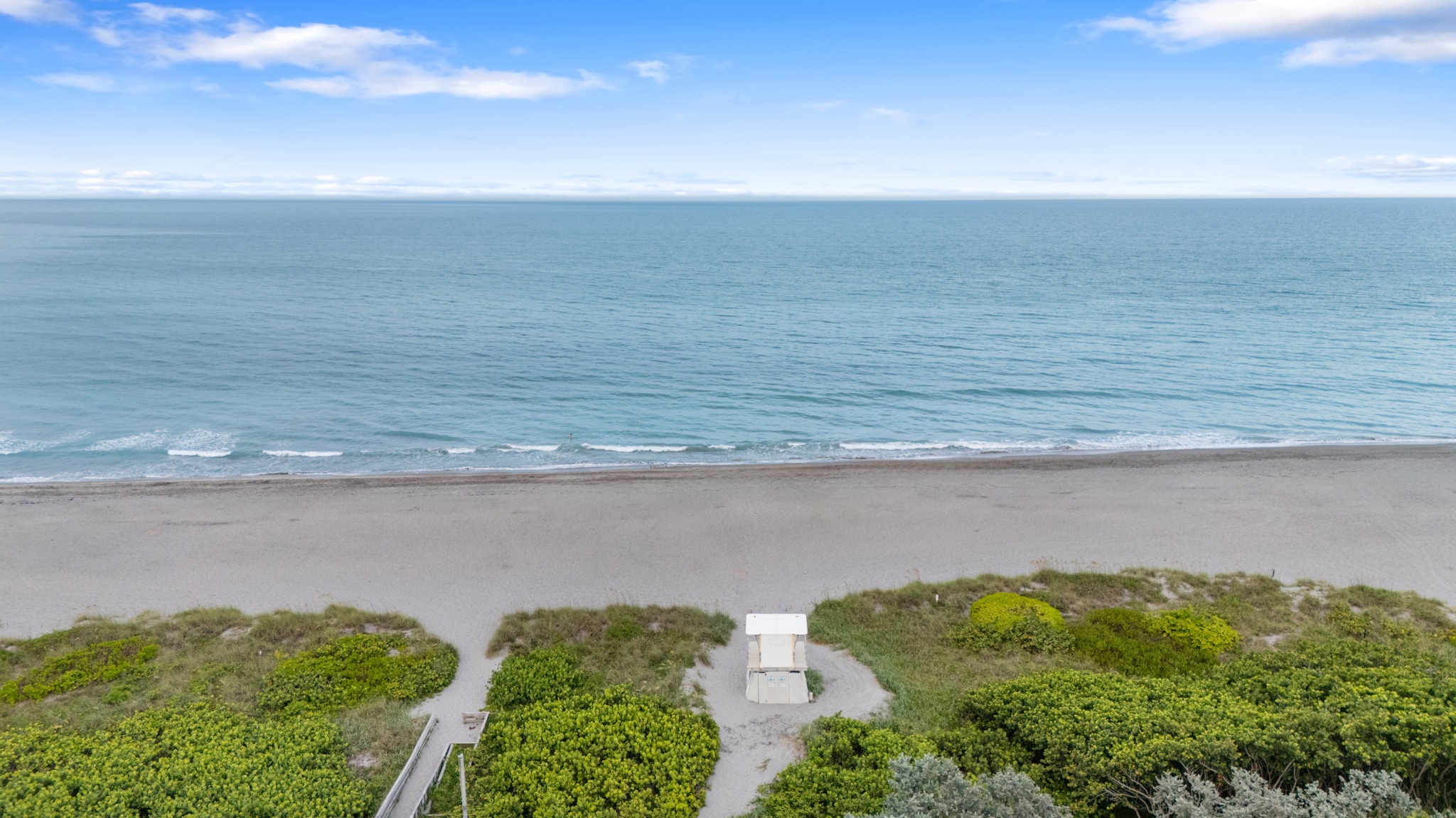 Quiet Atlantic shoreline in Hobe Sound, Florida